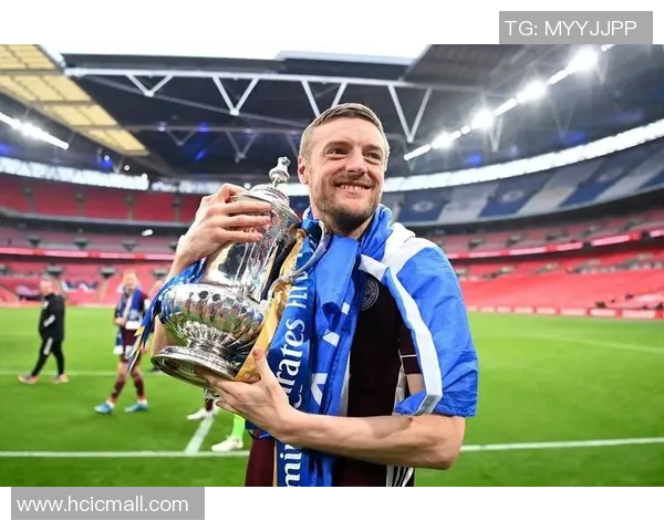 混成足球明星的逆袭之路从草根到巅峰的传奇人生 混成足球明星的逆袭之路从草根到巅峰的传奇人生