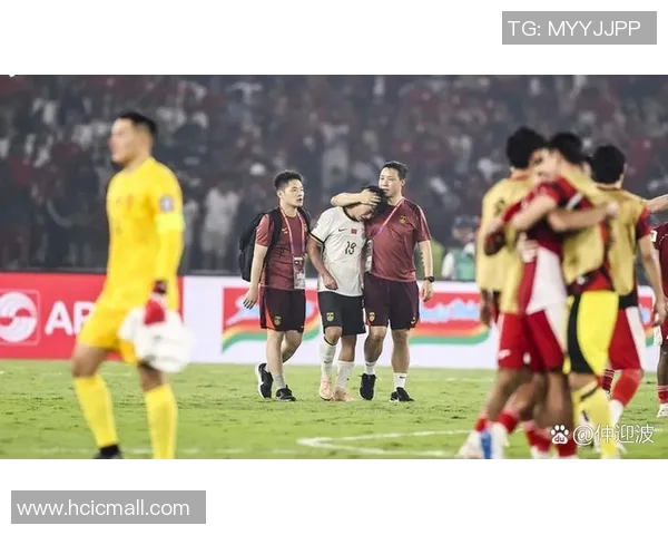 不愿屈居替补席的足球明星们的奋斗与坚持